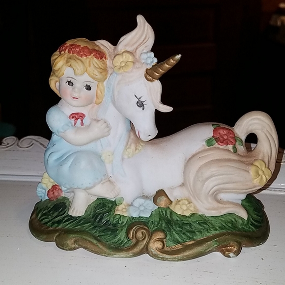 '80s Flower Child Girl & Unicorn Ceramic Figurine - Picture 1 of 3